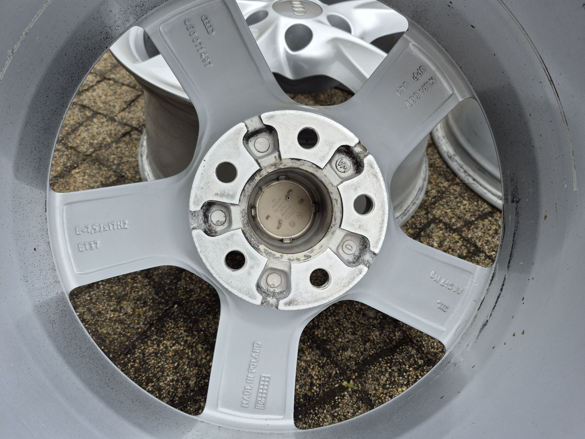 Felgi Alu Oryginał AUDI A3 A4 A5 A6 TT Q3 Q5 5x112 17 Cali 7.5J ET 37