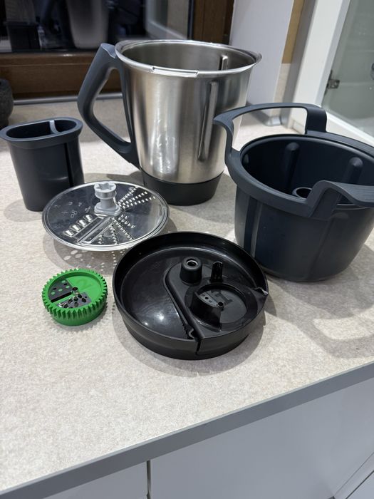 11 miesieczny Tm6 z dodatkami( misa naklafka , noze,spiralizer nowe