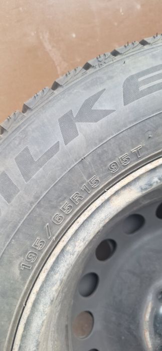 Opony zimowe Falken 195/65R15 r22 felgi stalowe kołpaki VW Audi Seat