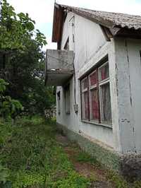 Продается дом в селе под склад или дачу.