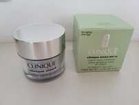 Słoiczek 50ml i kartonik po kremie clinique Smart SPF 15