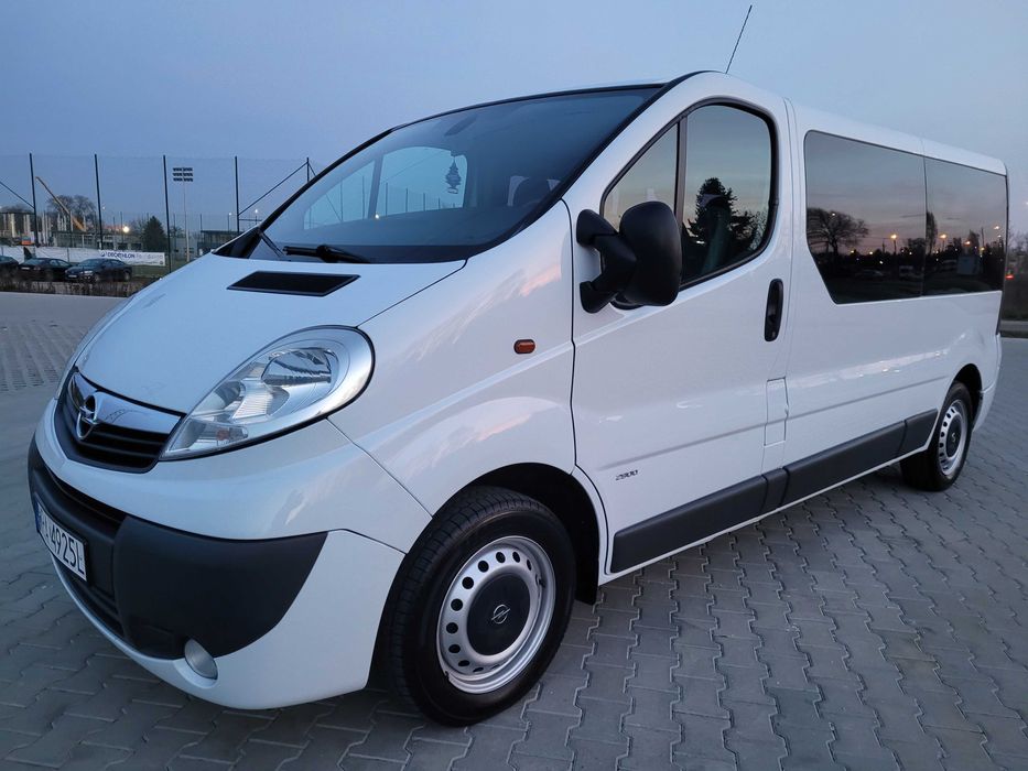 Opel Vivaro LIFT 2.0 cdti LONG! 9 osobowy ZADBANY! Klimatyzacja 2010r