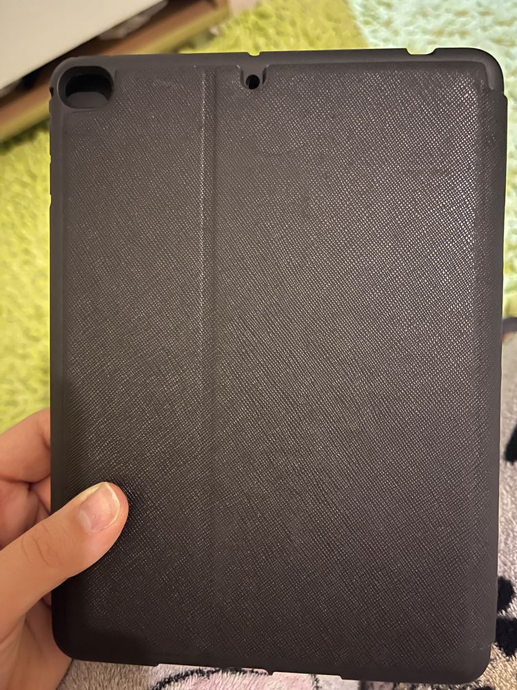 Capa p/ iPad Mini 5 da LAUT Prestige (Preto)