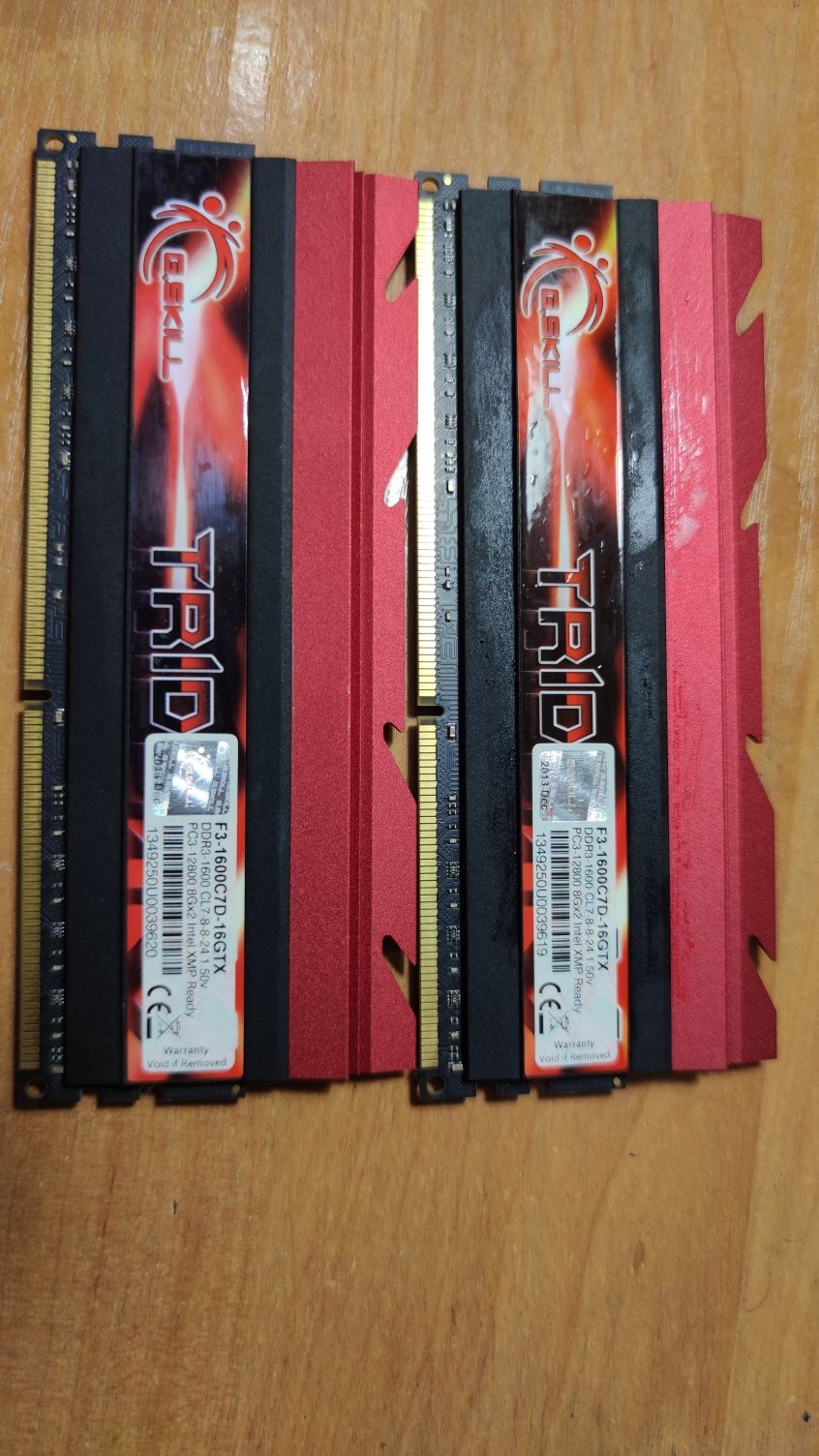 Оперативна пам'ять 2*8 ГБ DDR3