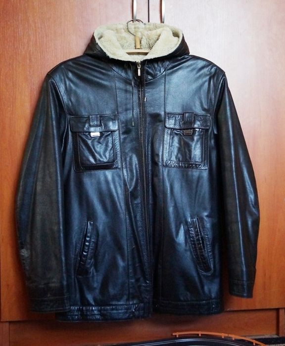 Продам дублёнку кожаную на меху.