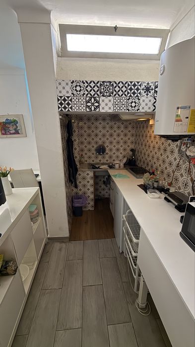 T0/Studio cave alta com janela e boa iluminação