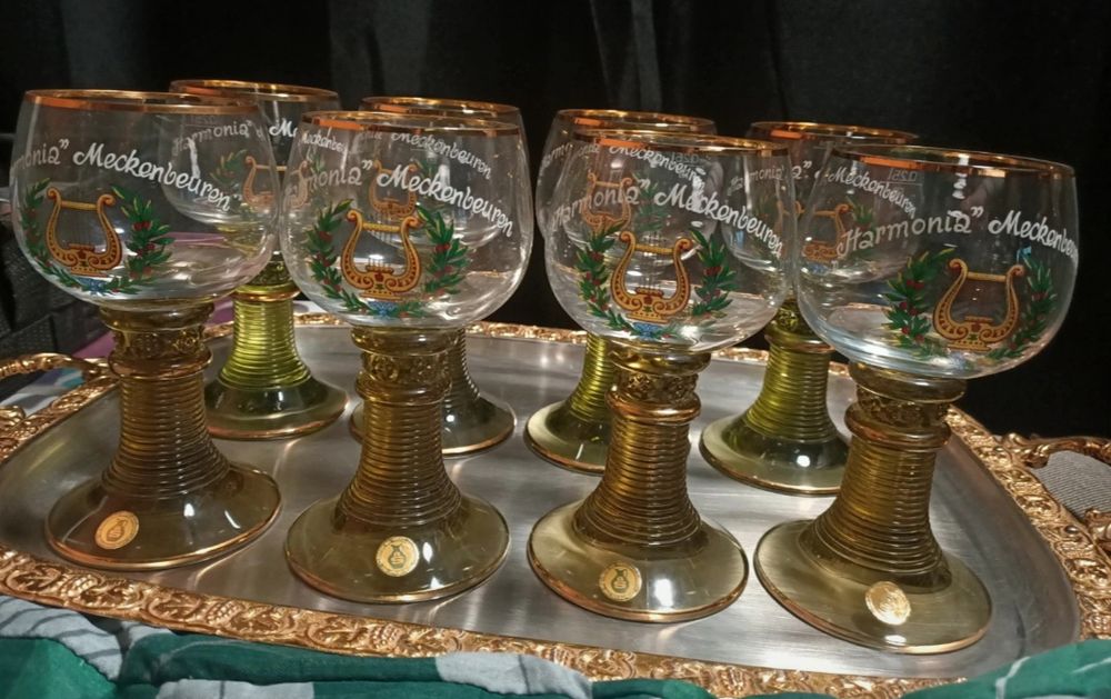 Zabytkowe kielichy Romer