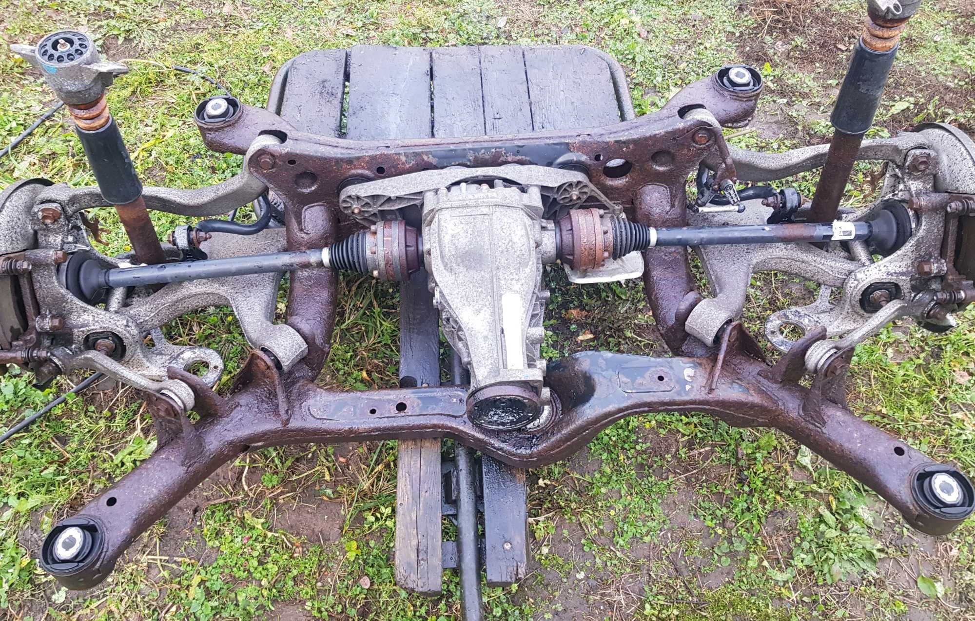 oś tylna sanki belka tył most AUDI A4 B8 QUATTRO 2.0 TFSI komplet