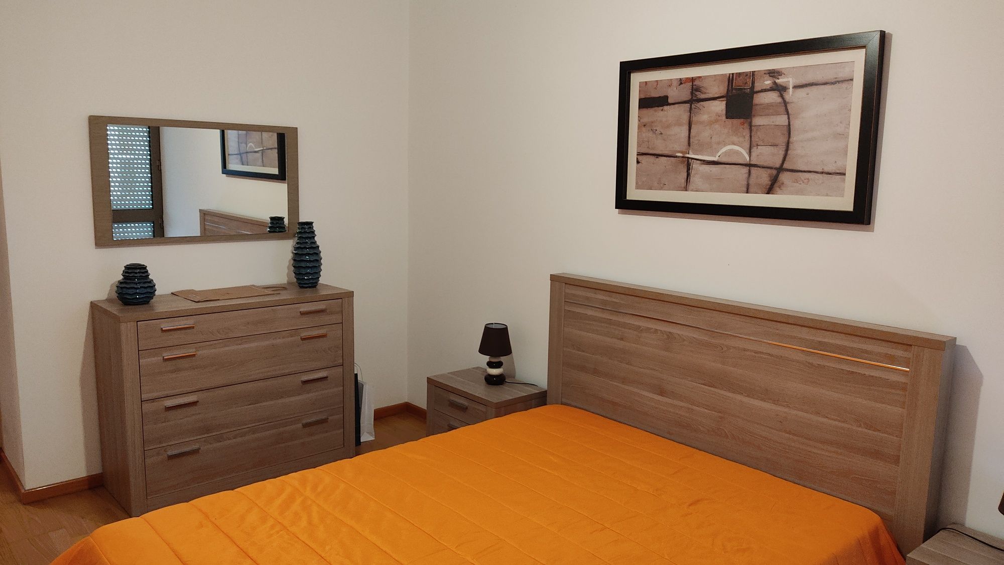Alugo quarto, casa banho exclusiva
