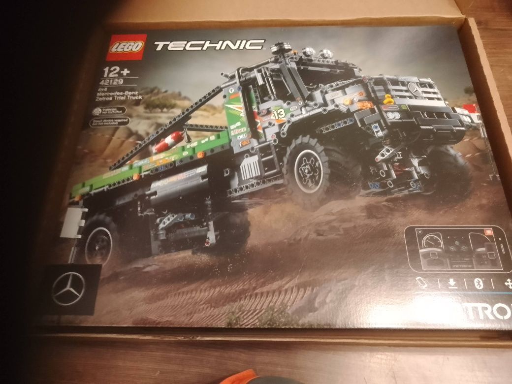 LEGO® 42129 Technic - Ciężarówka Mercedes-Benz Zetros z napędem na 4x4