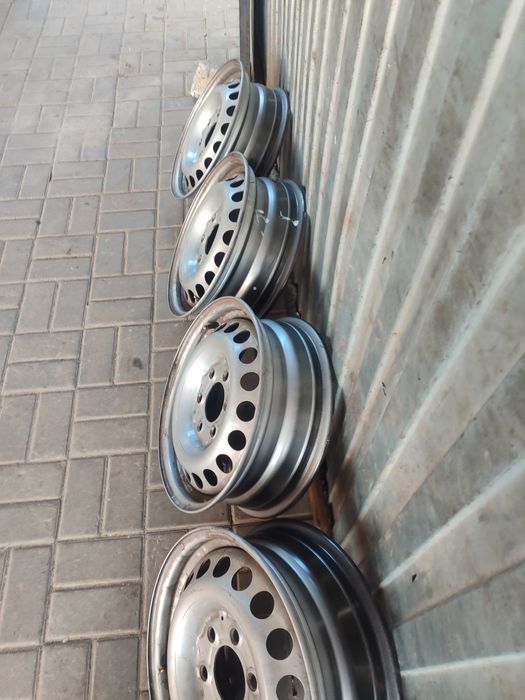 Диски металеві r16 mercedes sprinter 6.130 et51 dia 84.1