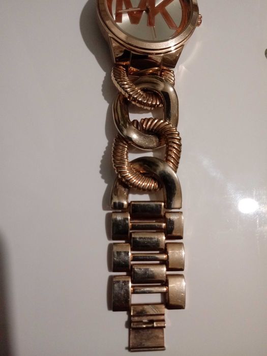 Продам часы Michael kors