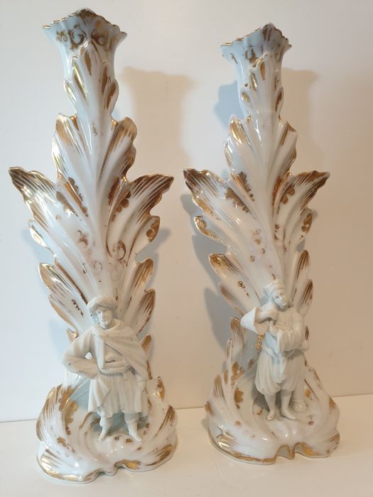 Par de fantásticos castiçais em porcelana antigo París