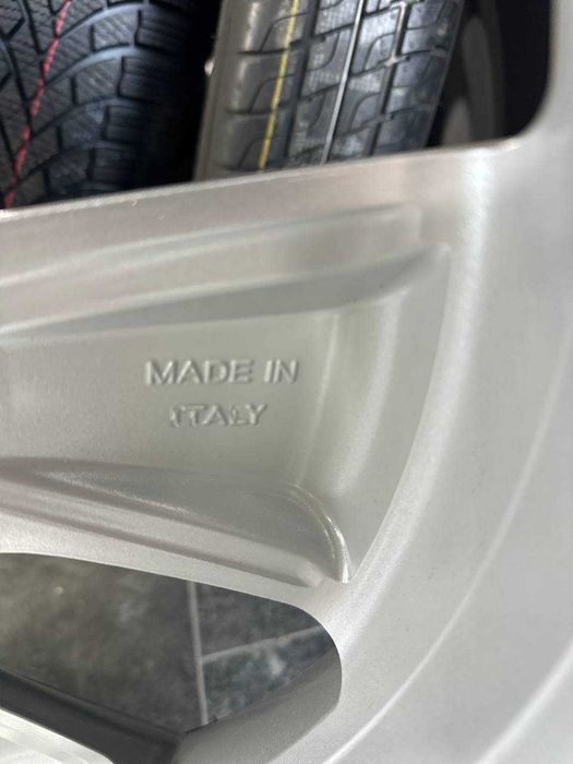 Нові ОРИГІНАЛЬНІ диски R20 для JAGUAR I‑PACE в зборі з зимовими шинами