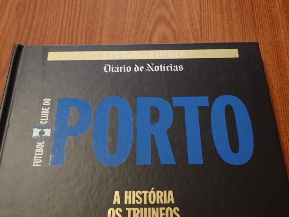 Livro "FUTEBOL CLUBE DO PORTO - Colecção livros de ouro DN