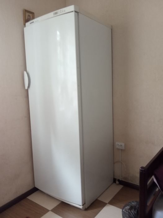 Морозильна шафа на 7 шухляд з сухою заморозкою