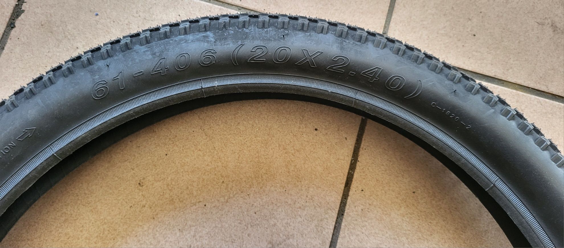 Dwie nowe opony CST 20x2,40 PIT KIRSON TR-CS612