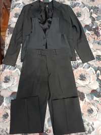 Дитячий шкільний костюм чорного кольору 40 розміруз трьох компонентів