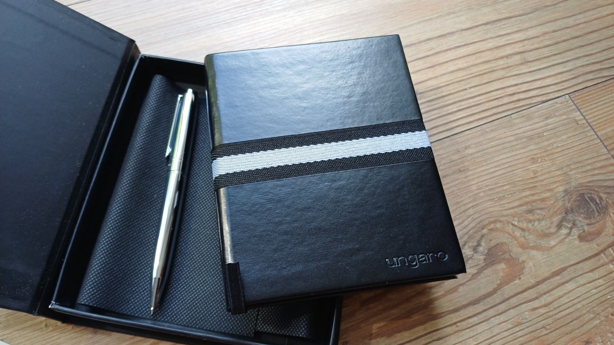 Notes A6 z długopisem UNGARO