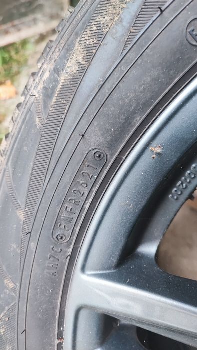Alufelgi z oponami zimowymi 5x120r18  235/55/18. T5 bmw