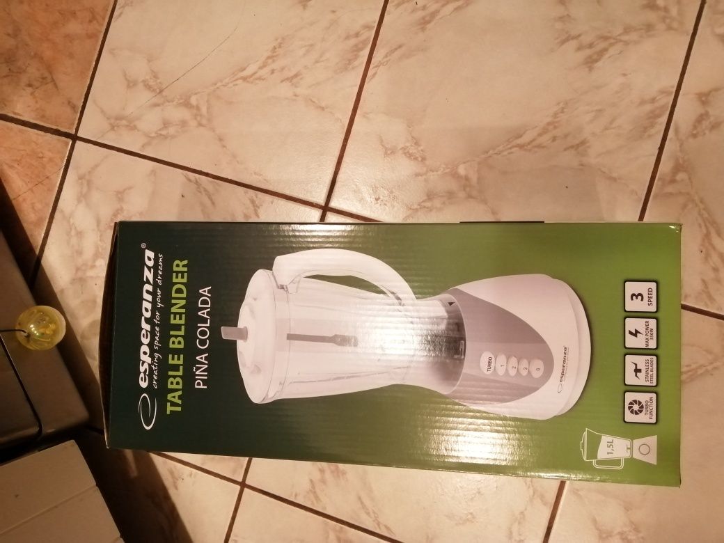 Blender elektryczny. Nowy