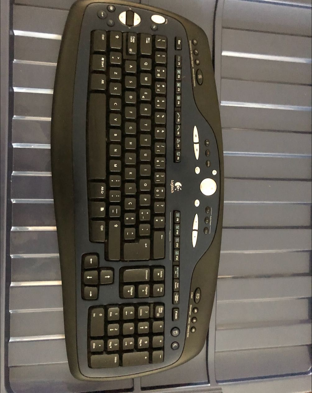 teclado marca logitech sem fios