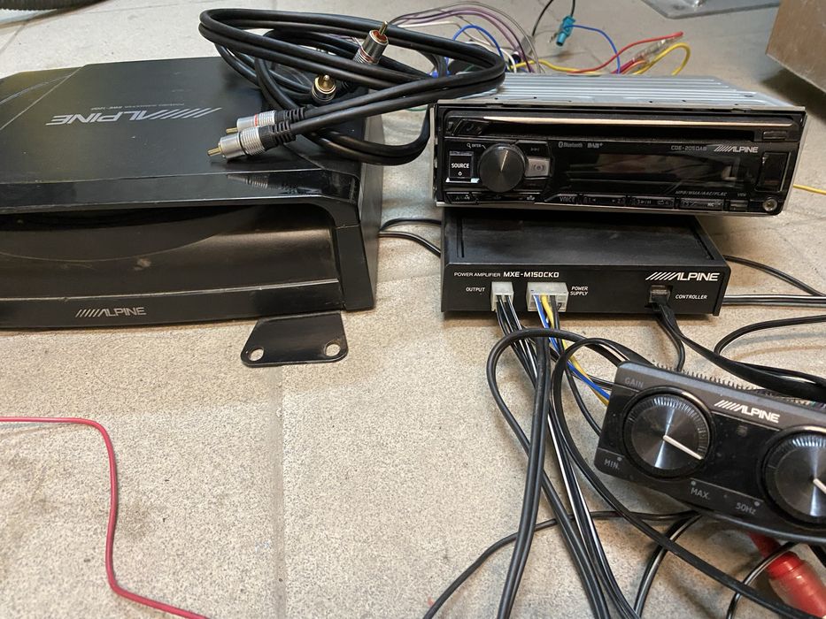 ALPINE  SWE-1200 plus radio CDE 205 DAB zestaw do samochodu