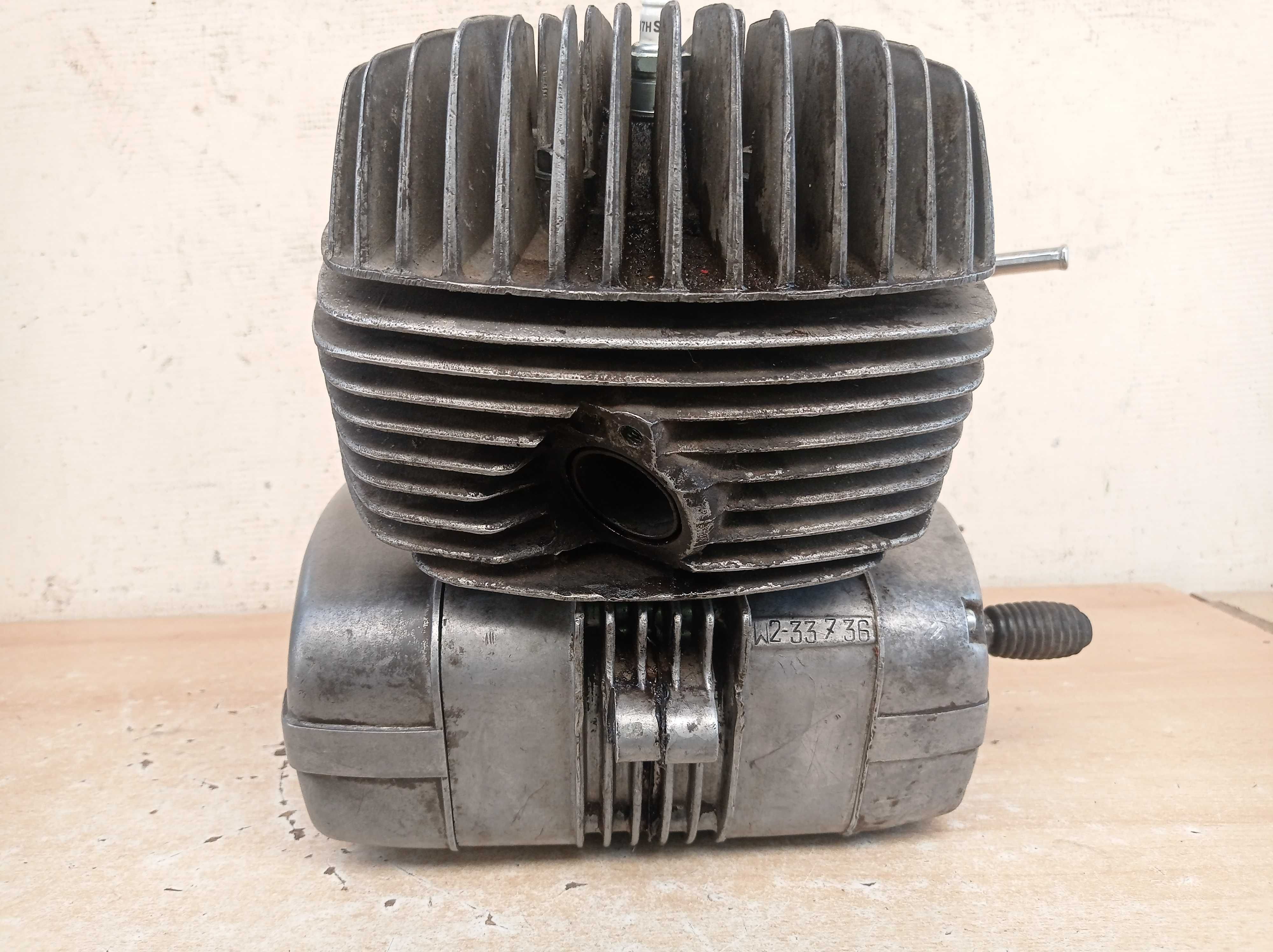 Silnik 175 W2 - Wiatr - NR 33736 - SHL Gazela - WSK M21W2 (czerw)