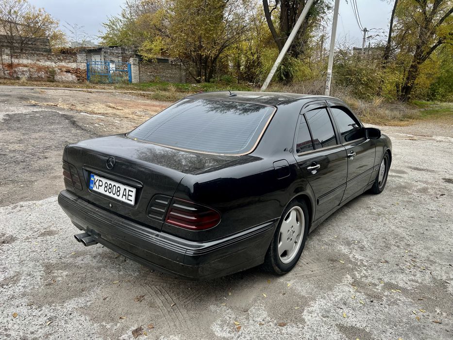 Mercedes Benz e-class 430 w210