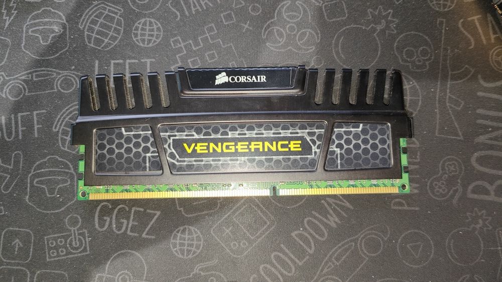 DDR3 Corsair vengance 4gb