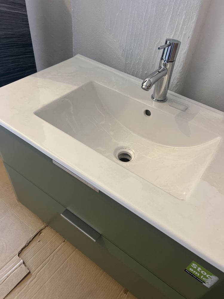 Movel Casa Banho Novo Com Lavatorio e Torneira