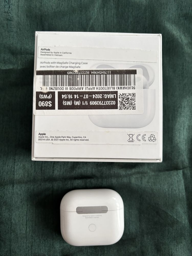 AirPods 3rd generation magsafe charging case