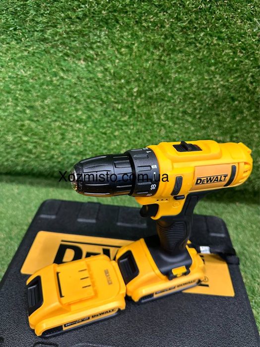 Ударний шуруповерт DeWALT DCD796 (24V, 6AH) з набором інструментів