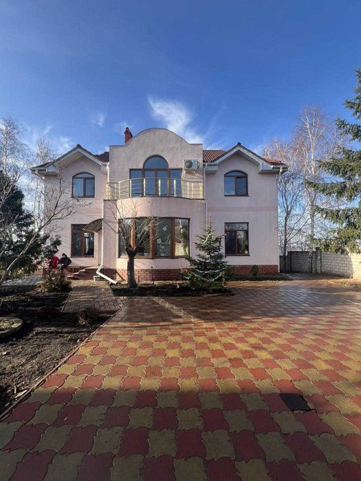 Капитальный дом на 10 сотках + Бизнес