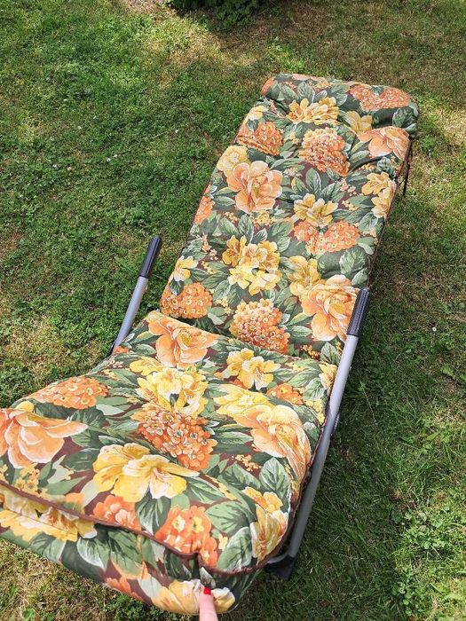 Wygodna leżanka ogrodowa/plażowa lub na taras/balkon