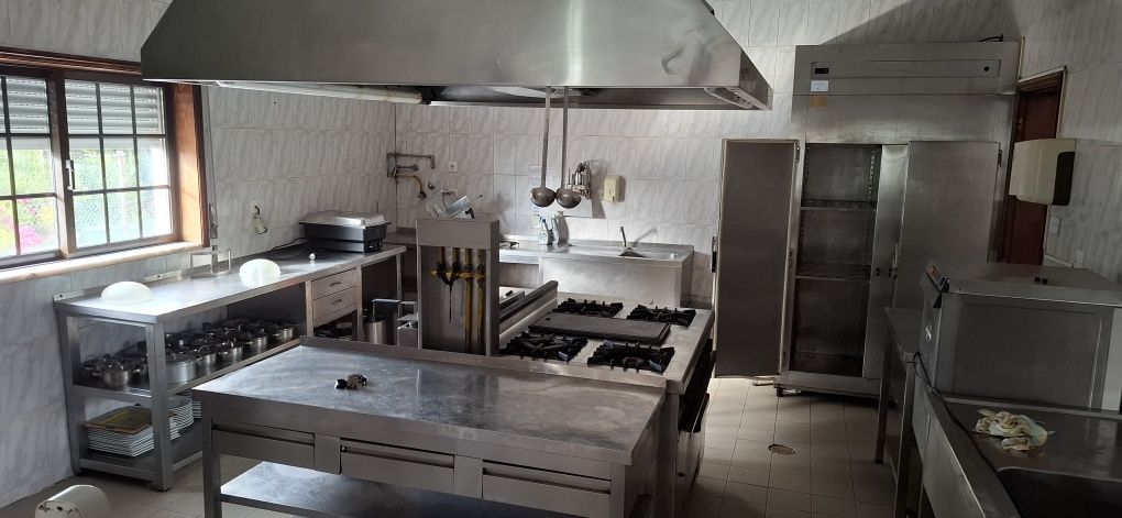 Aluga-se à exploração o Restaurante Manjar se Canelas