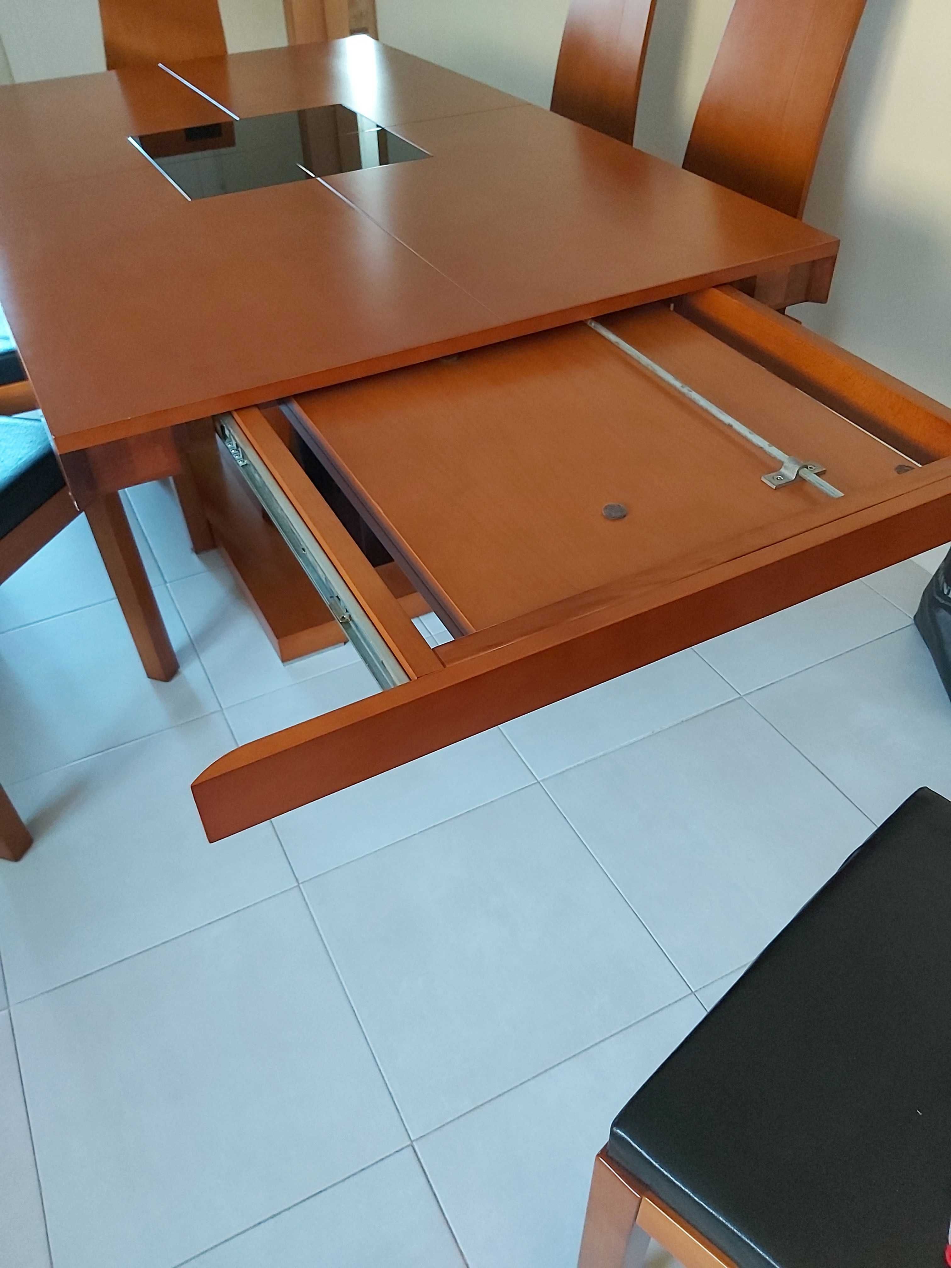 Móveis de sala e cozinha