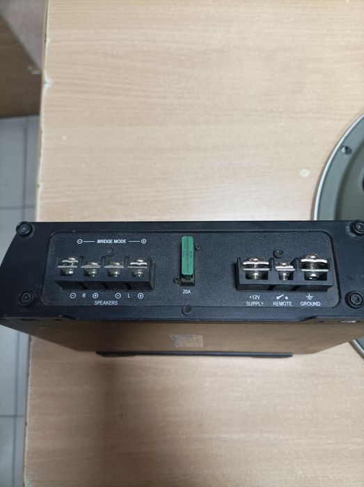 Sub JBL GT4-12 и усилитель к нему(blaupunkt 330watts)