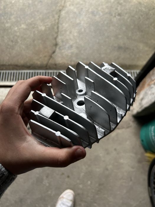 Motor casal 4 com mais um cilindro