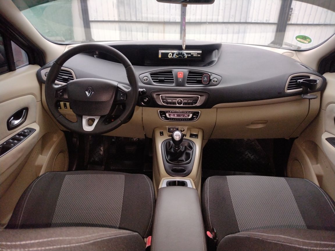Renault grand scenic 3 1,9 DСi 2009 один власник.