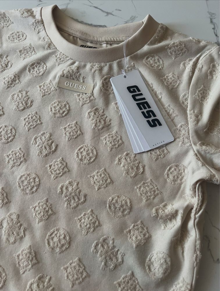 Оригінал костюм Guess футболка і шорти