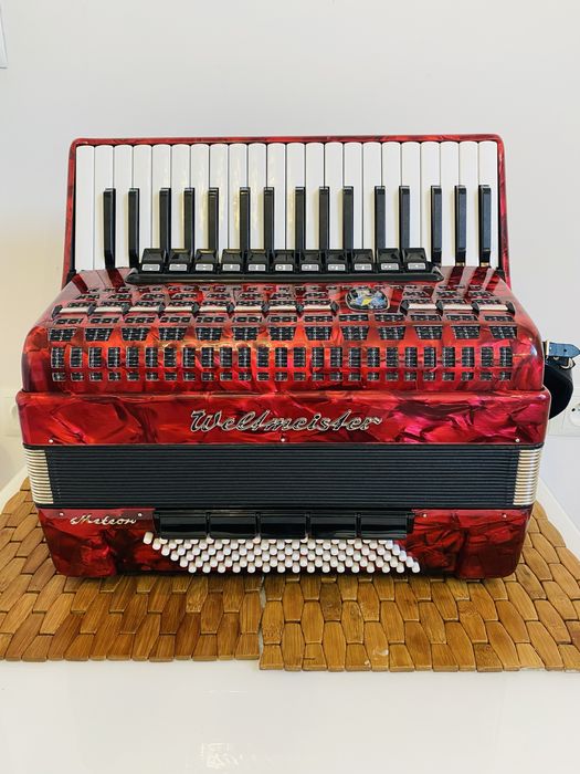 Akordeon Weltmeister Meteor 96 basów, 4 chóry. Bardzo ładny stan