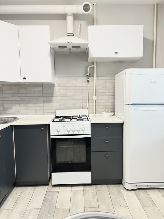 Здам 1 к кв метро Нивки, Берестейська, Сирець, Посольство США