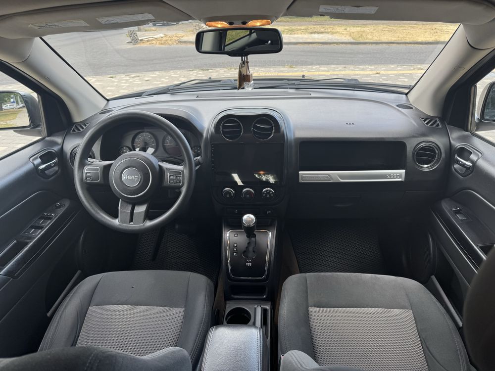 Продам Jeep Compass