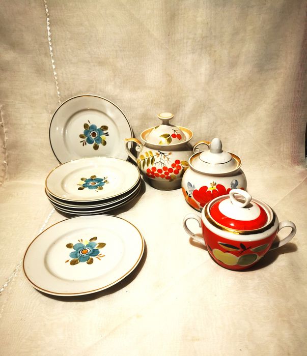 Чашки, блюдца...