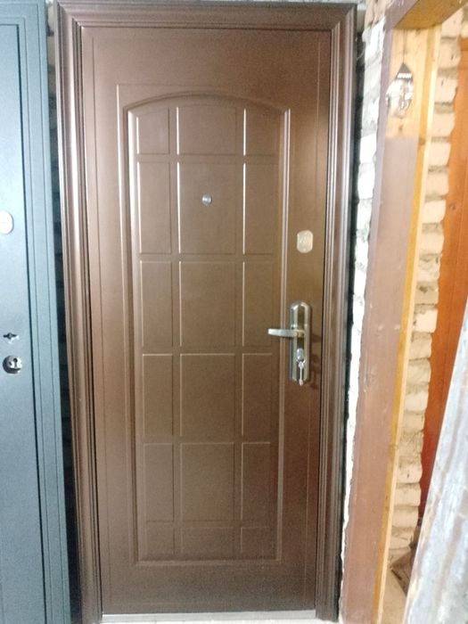 Продам двері металеві