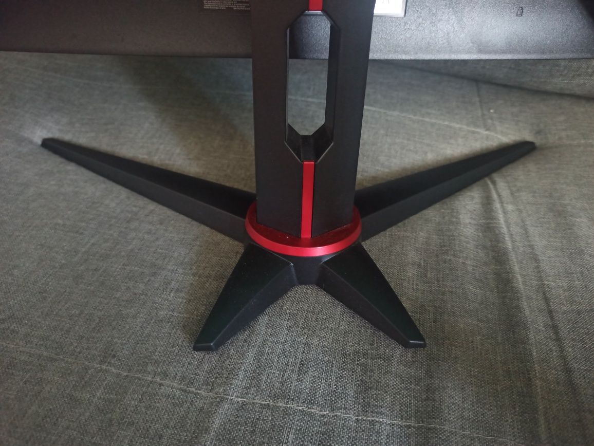 Monitor 24" dla graczy AOC C24G2AE/BK uszkodzony