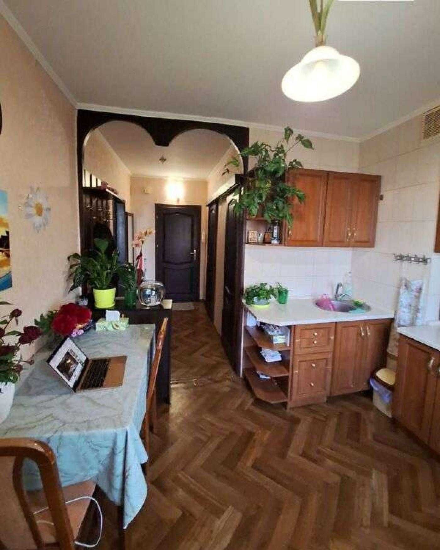 1к Таирова Ильфа и петрова Вильямса Торг Средний этаж Однокомнатная