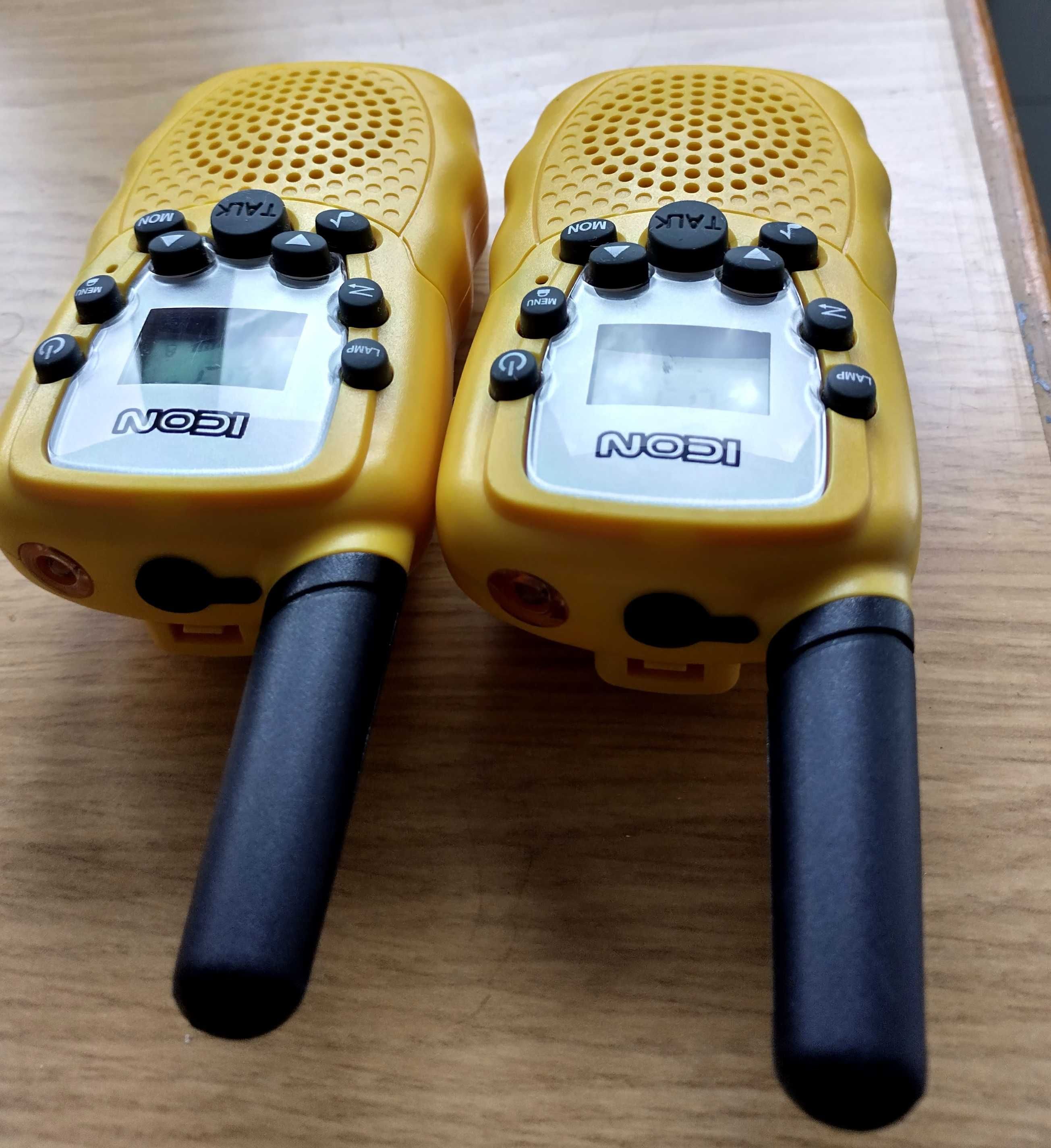 Walkie talkies com LCD e lanterna