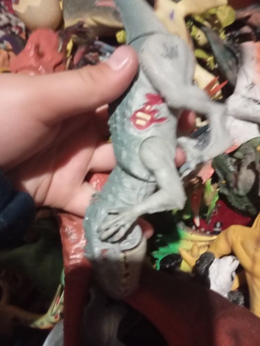 Коробка игрушек динозавров